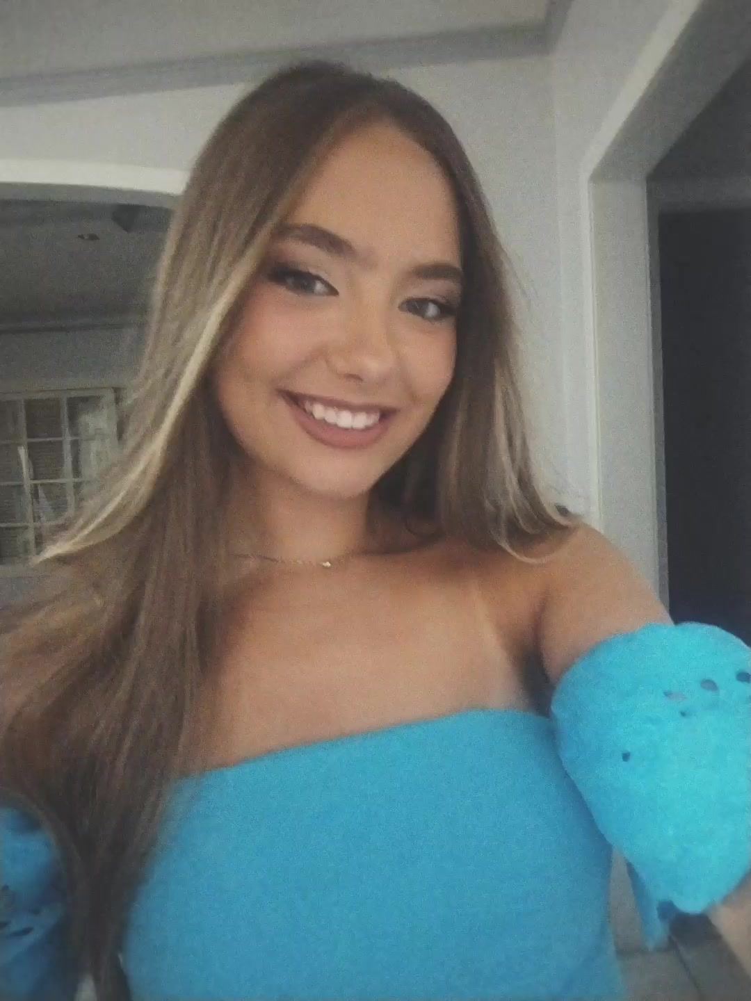 @lara b