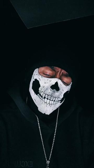@♱  Ϗ𝝰Ṿ𝖗𝞸𝒔 ♱