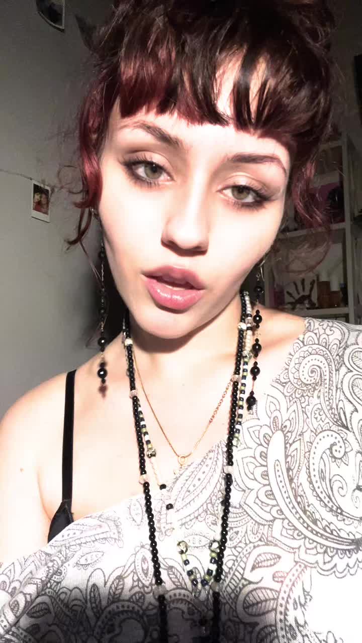 @thatgirlobsessedwithcats
