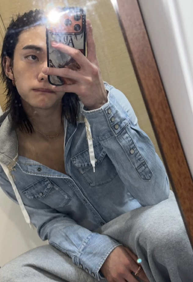 @￴￴