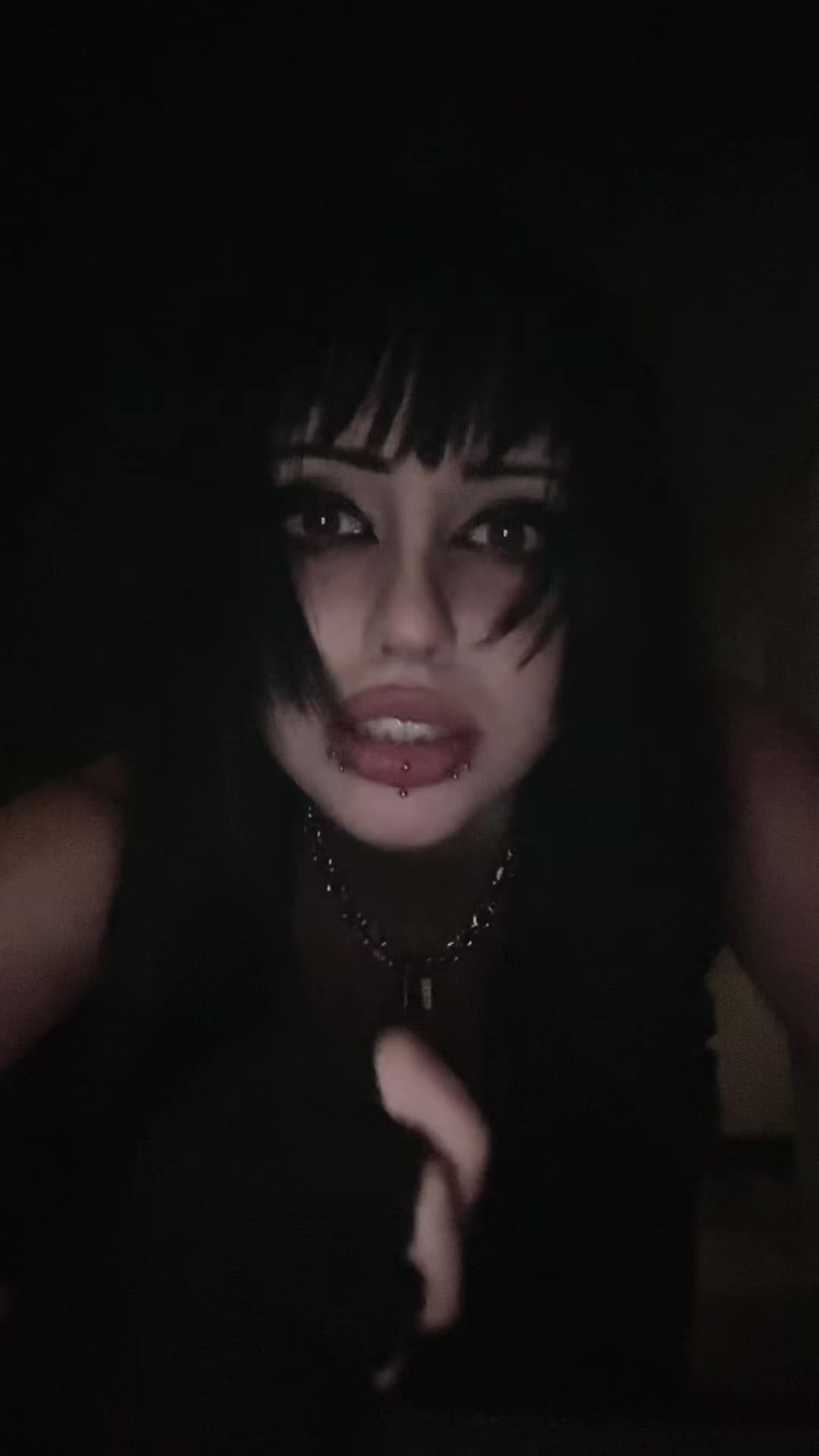 @𝖁𝖆𝖒𝖕𝖎𝖗𝖊 𝕼𝖚𝖊𝖊𝖓🦇