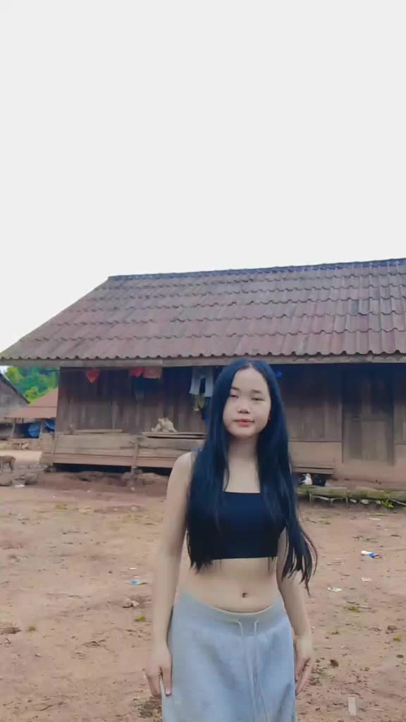 @ນາງນາ ຊົງ