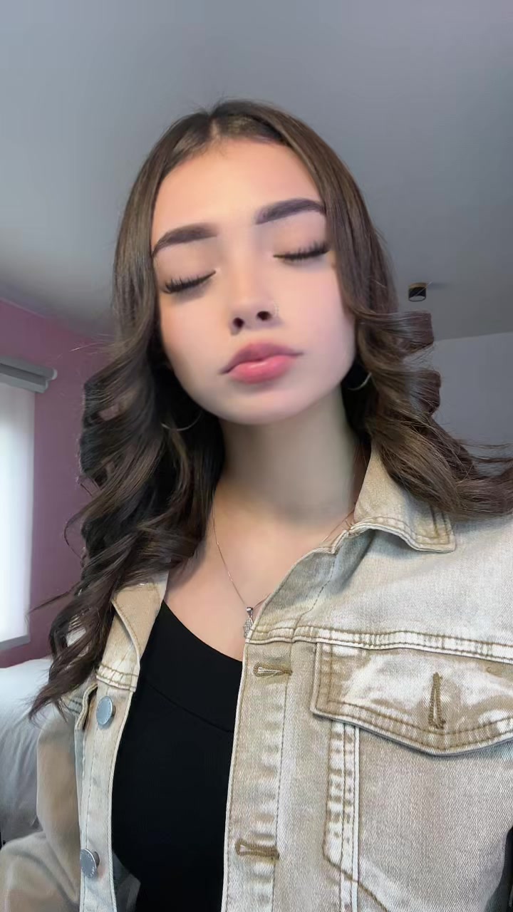 @𝒮𝒽𝒶𝓁𝑜 🩶