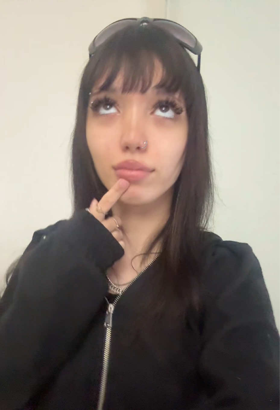 @Poli