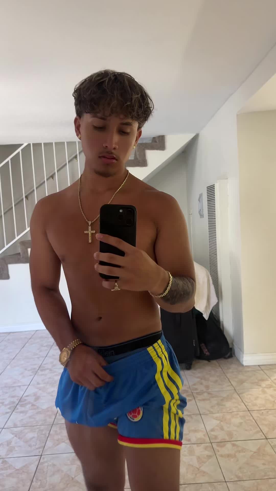 @jamezmontanoo