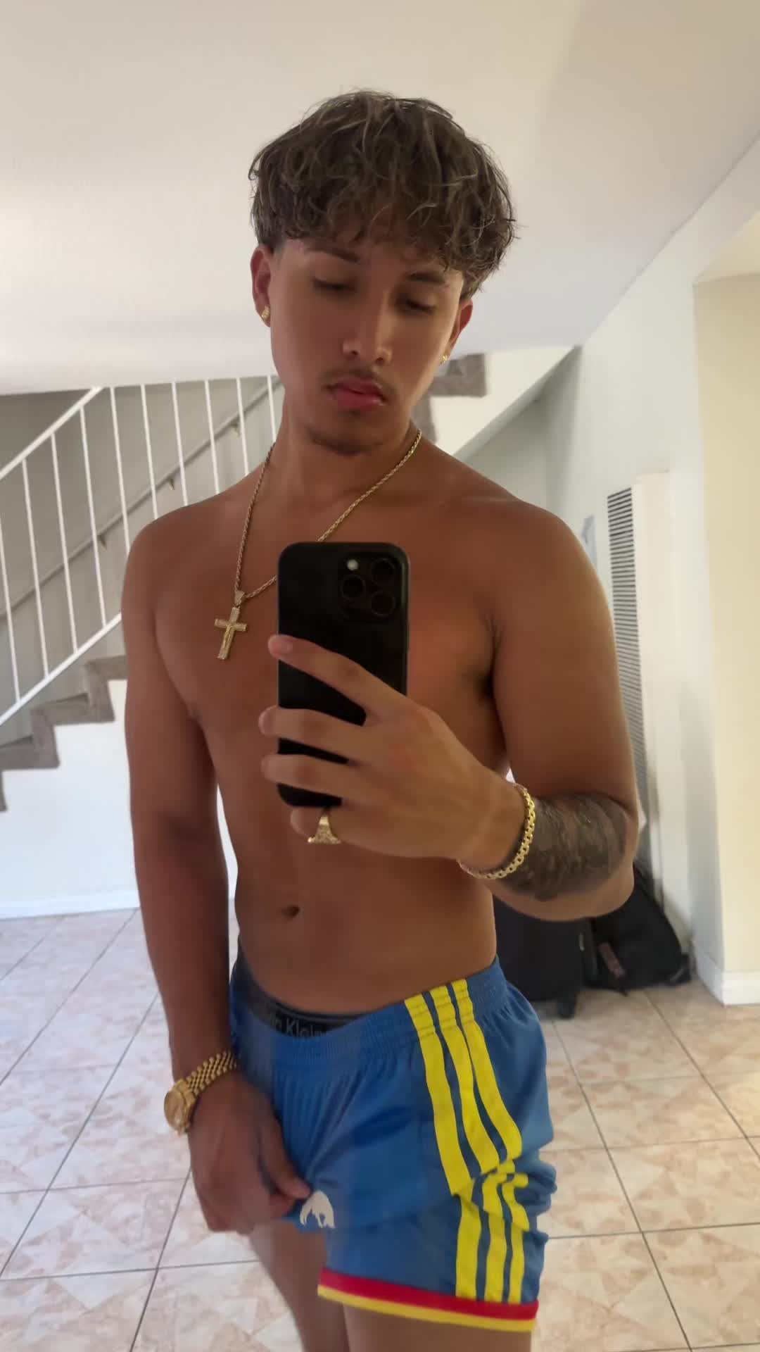 @jamezmontanoo