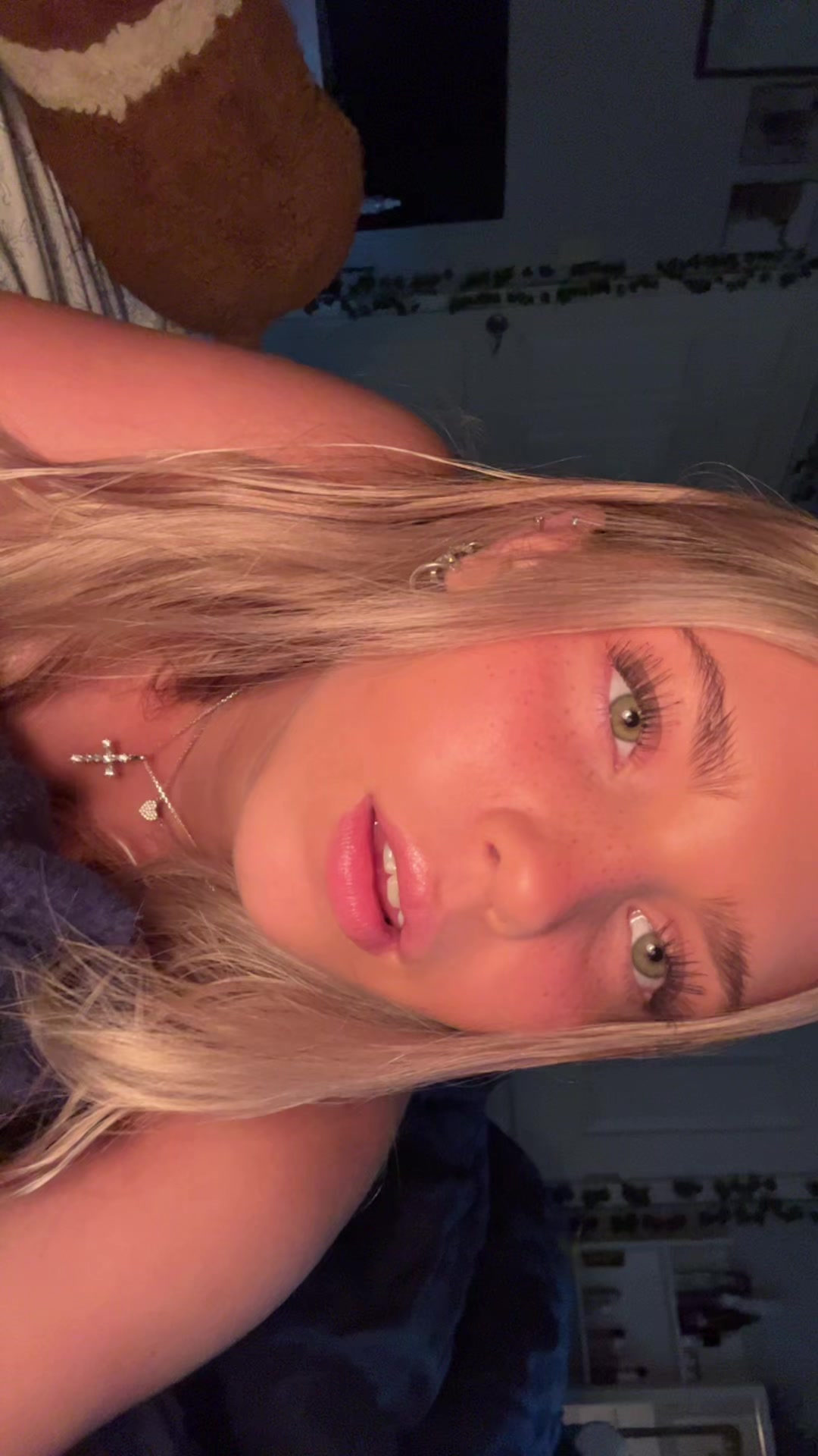 @$elena😛