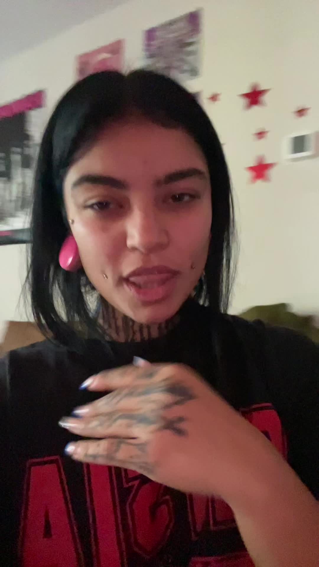 @FREAKSHOW KEEZH🦇