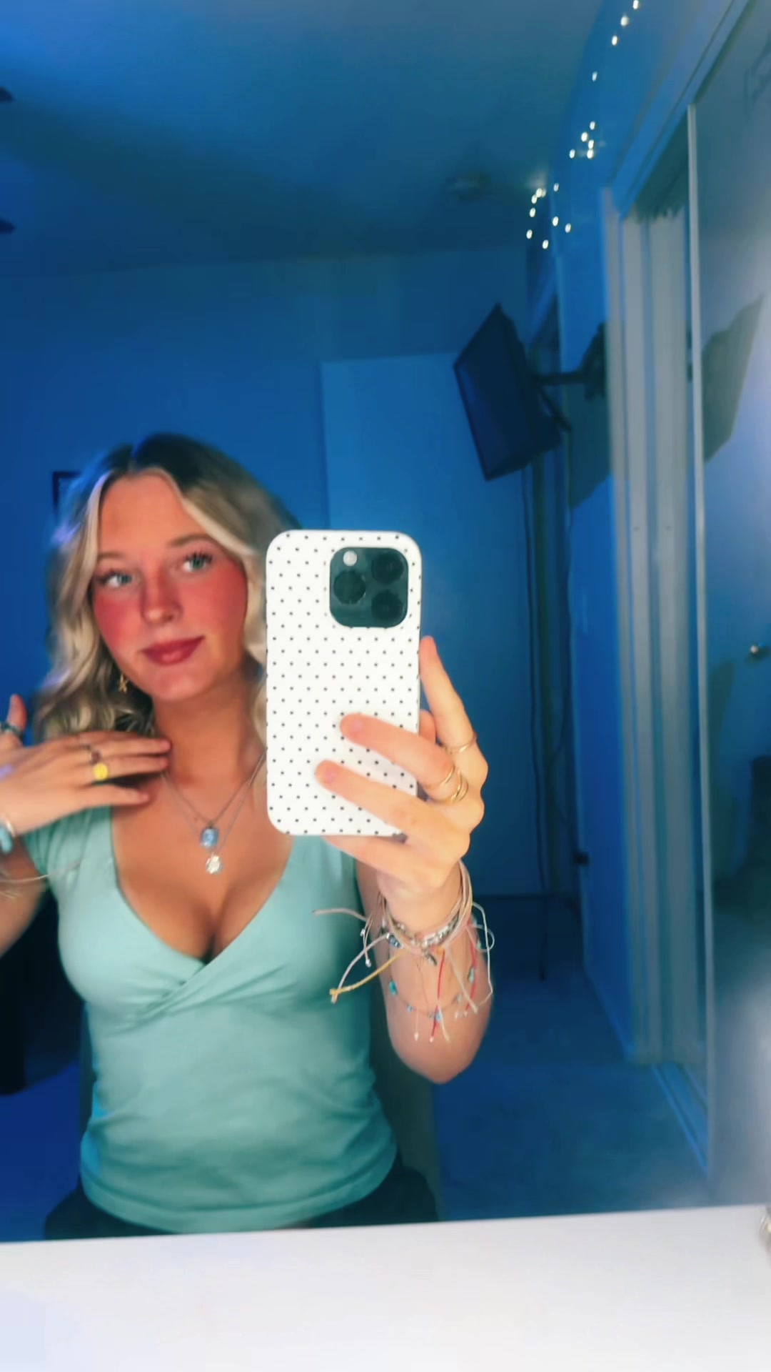 @alexiejanee