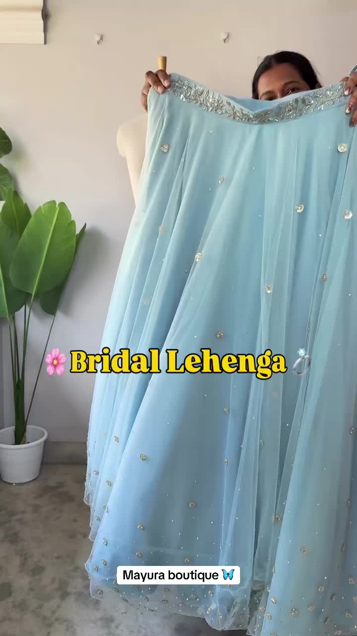 @Mayura boutique🦋