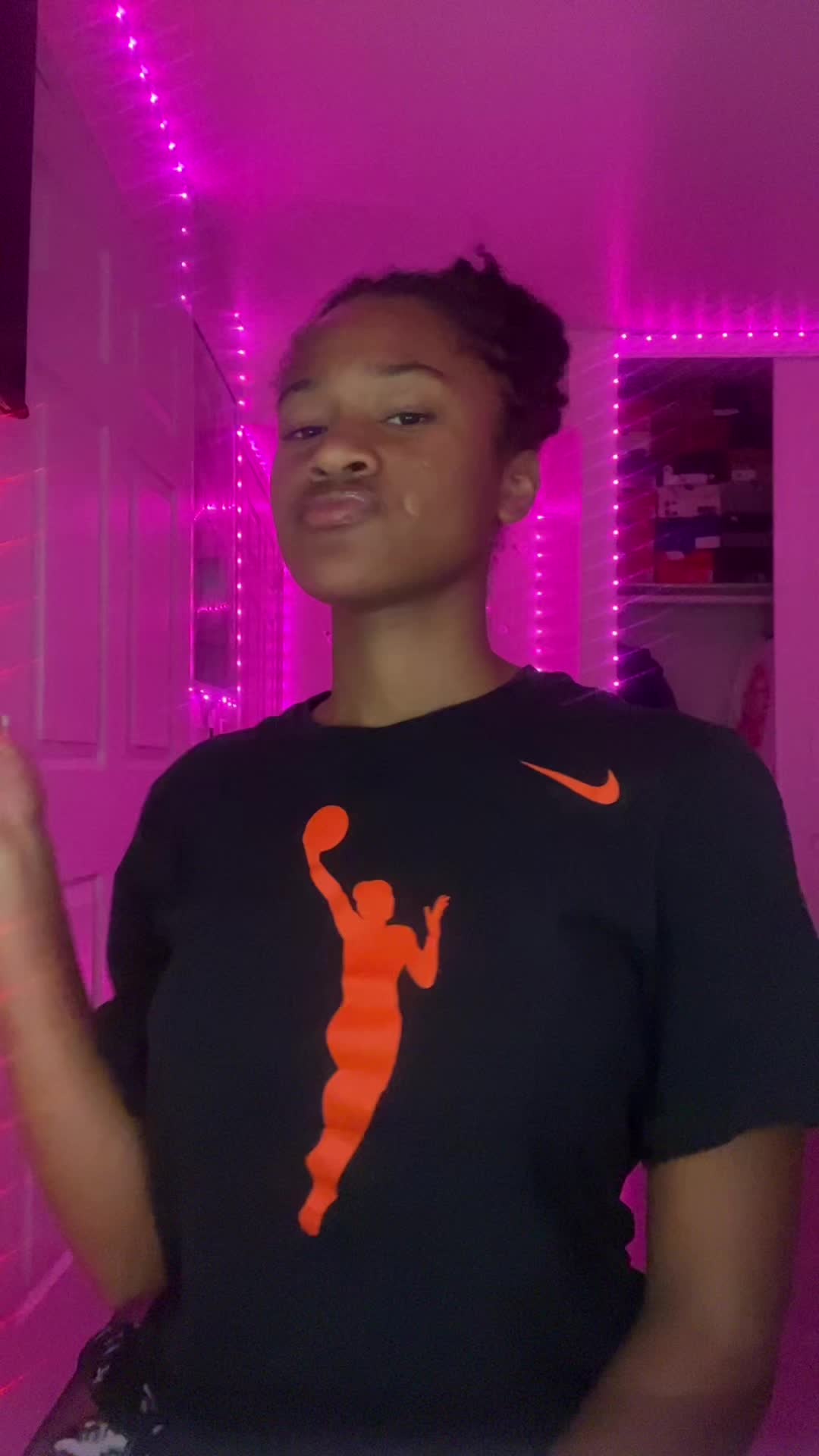 @femalesmurk