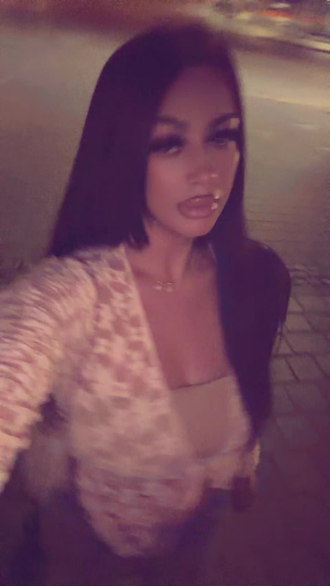 @Nikol Berkiova