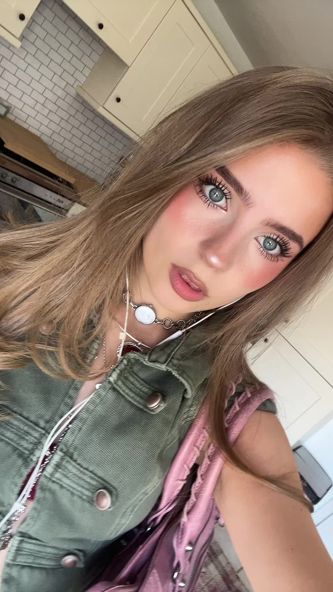 @⋆˚࿔ darcie 𝜗𝜚˚⋆