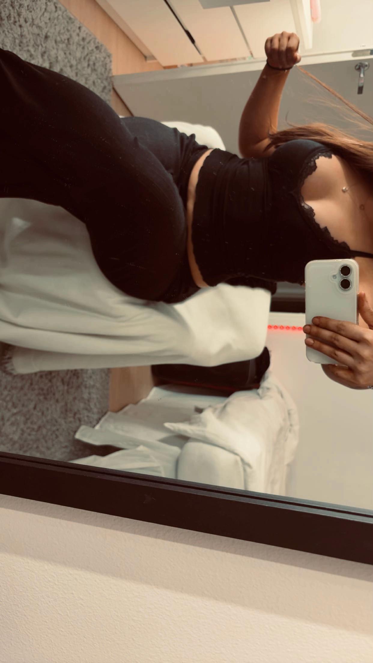 @alxndra