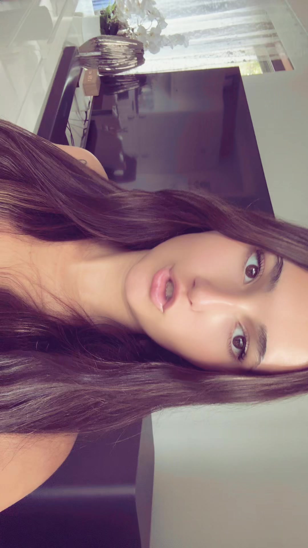 @ishowvanesska