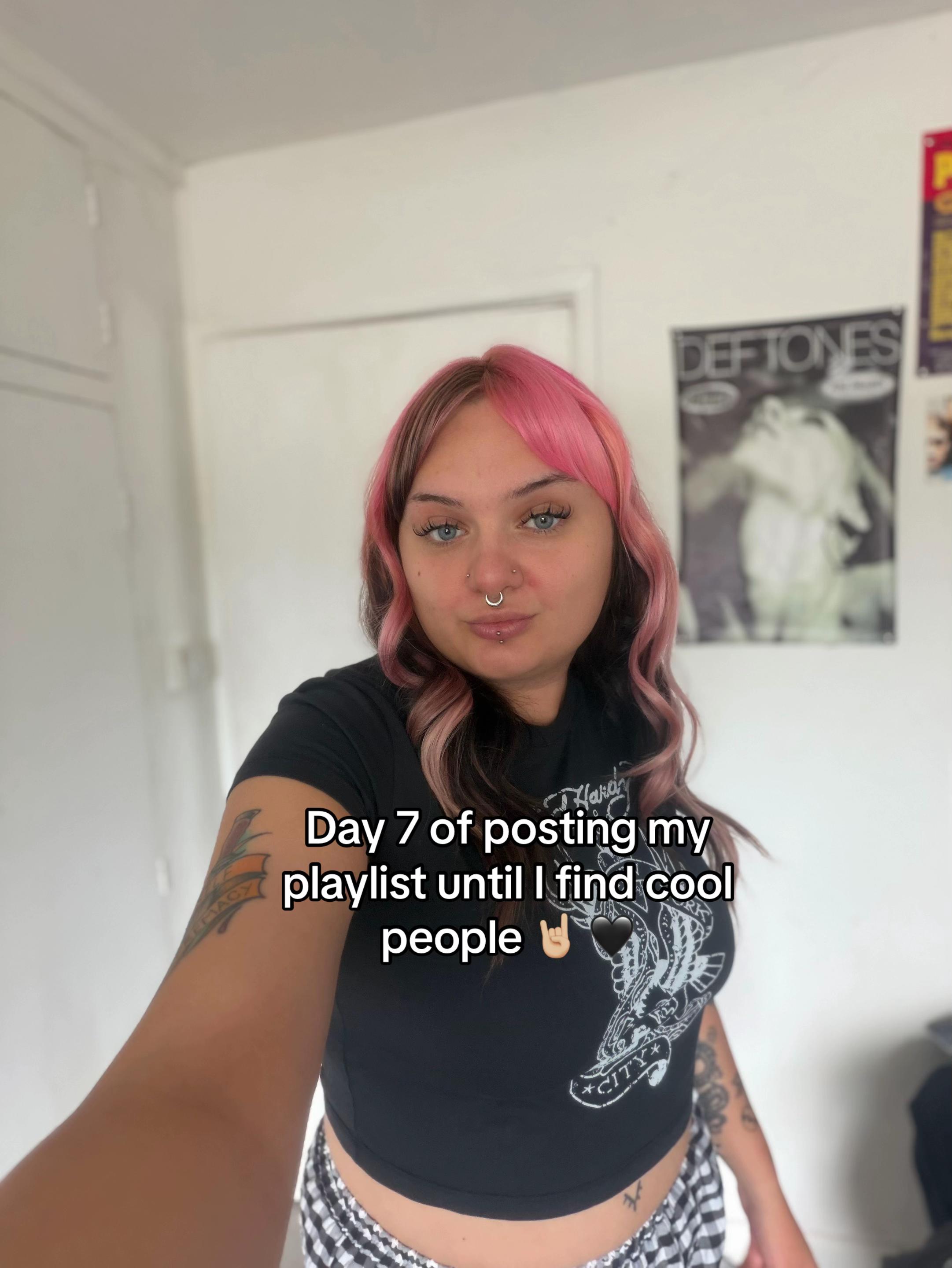 @girl_in_the_pit