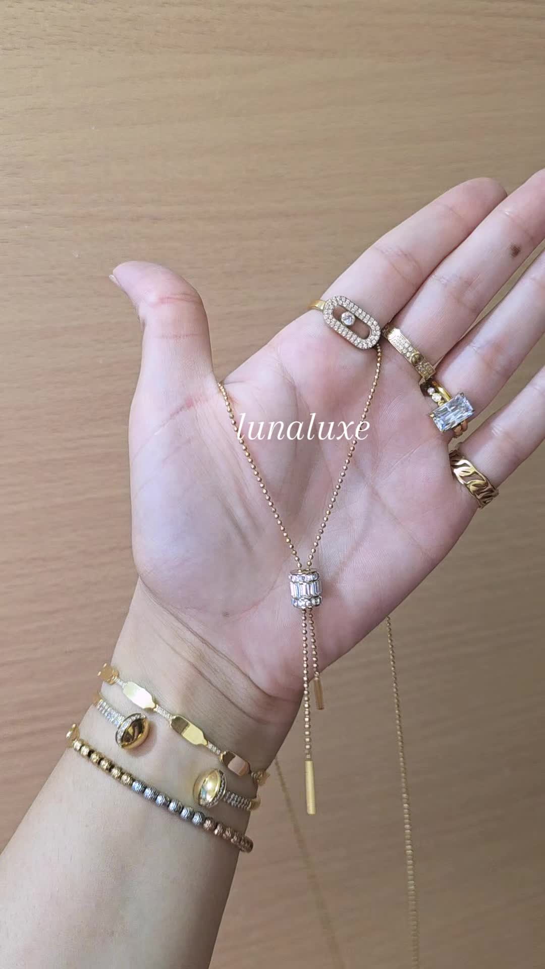 @Amoulaluxe