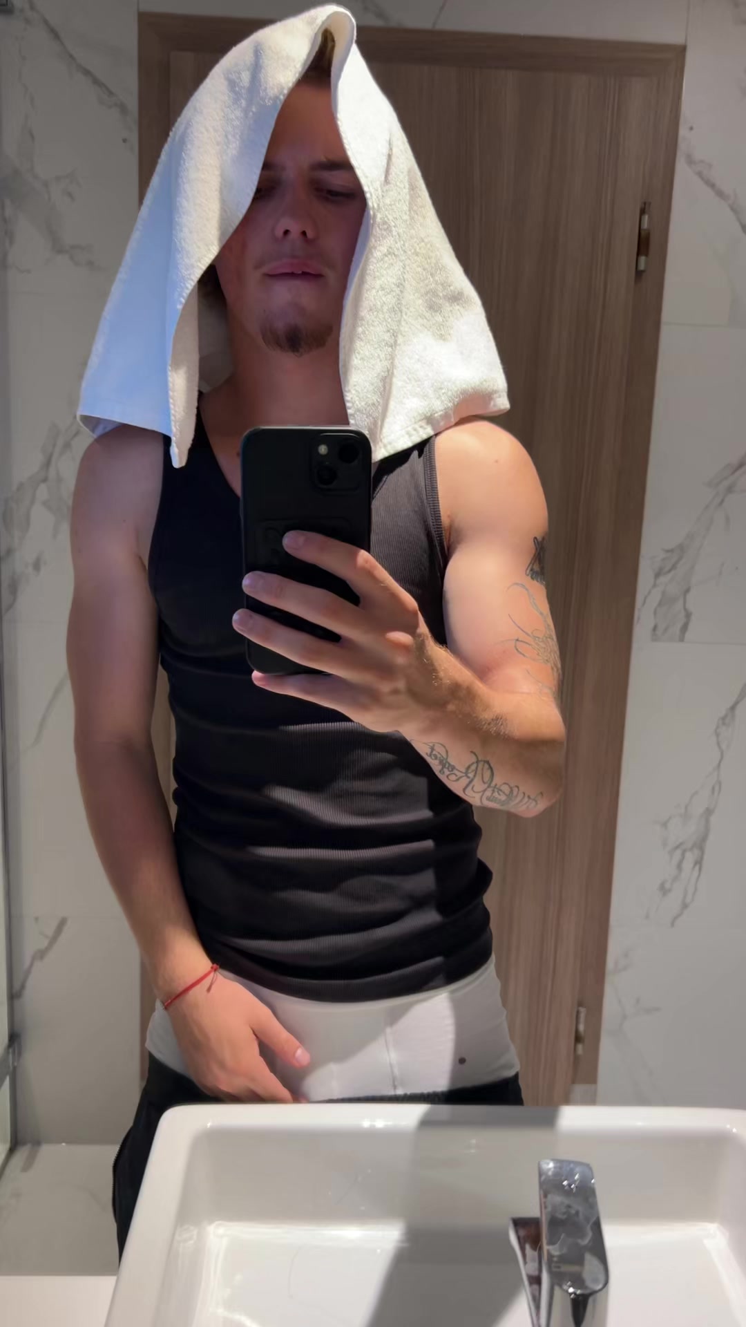 @Sqwimeee