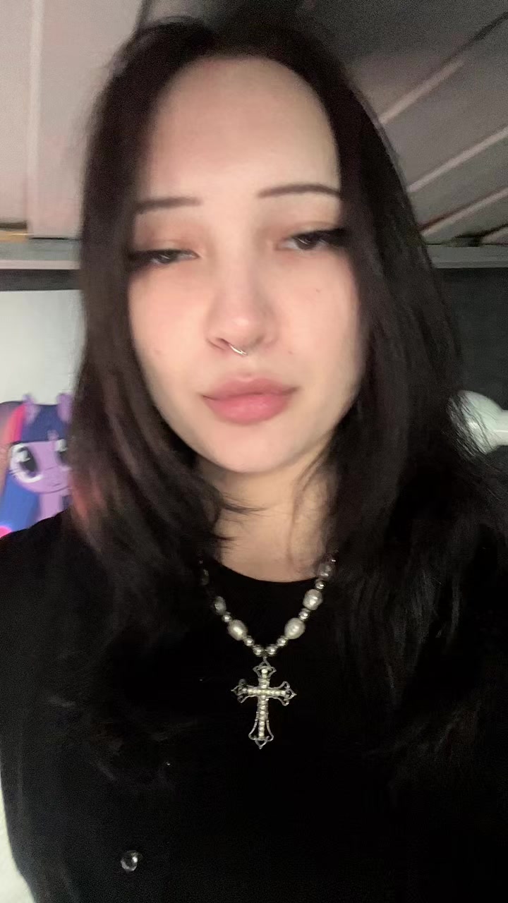 @^-^