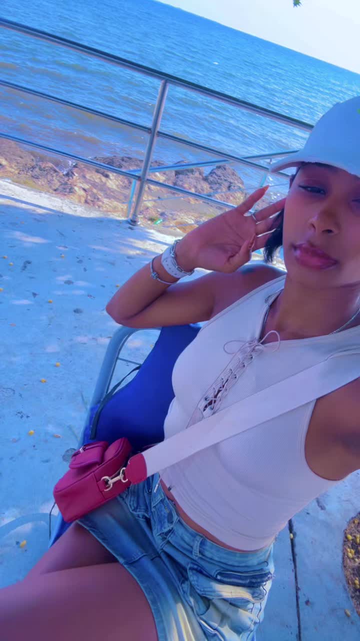 @Flaquita  🖤 🧜🏽&zwj;♀️🐚🫧🪸🌅