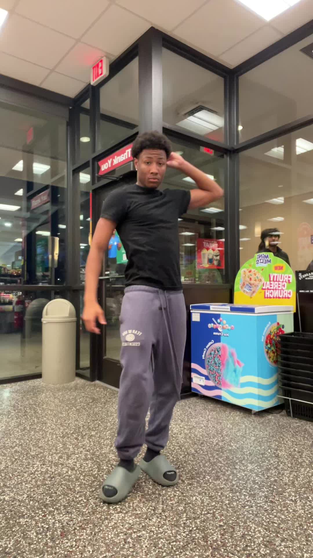 @NeeeEF