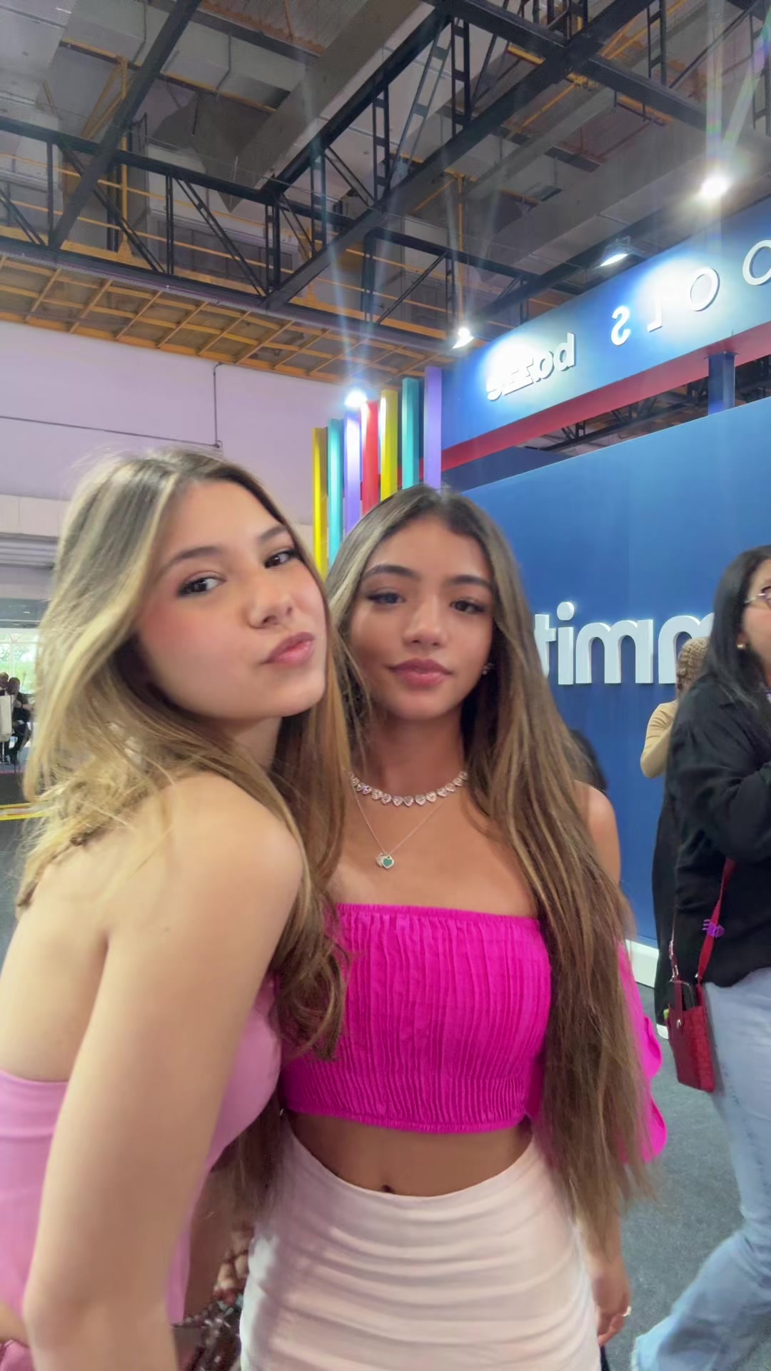 @jujuamancio