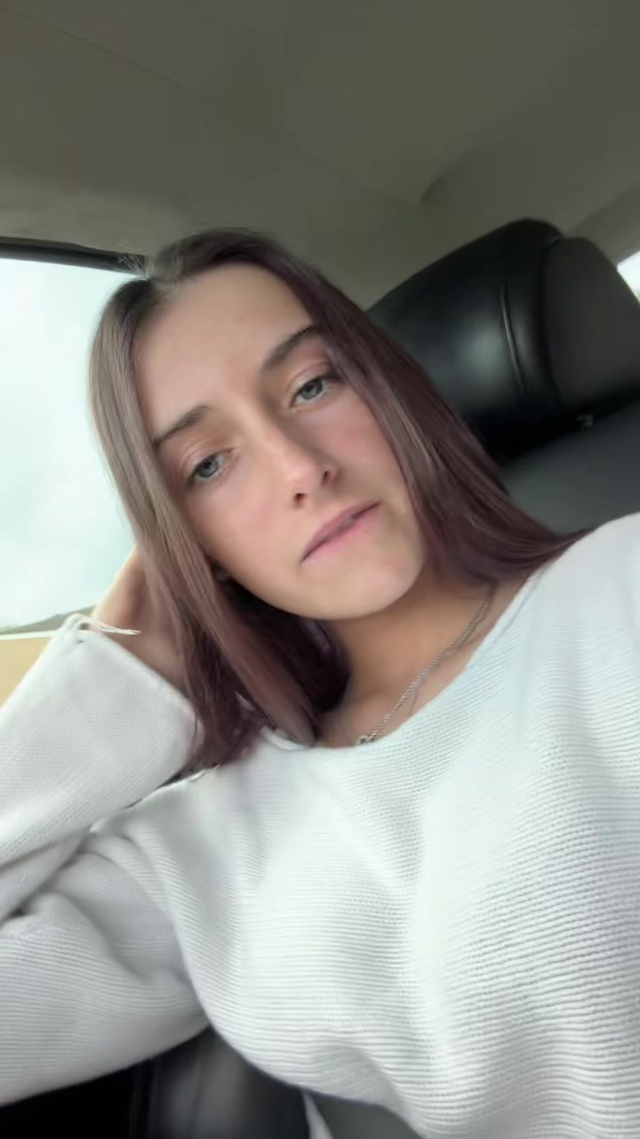 @annikaperryyy