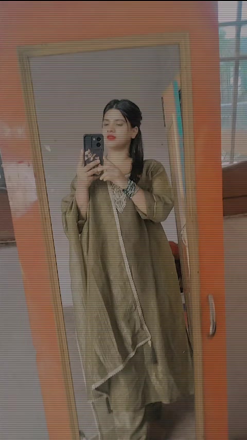 @Bhojpuri Queen 👑
