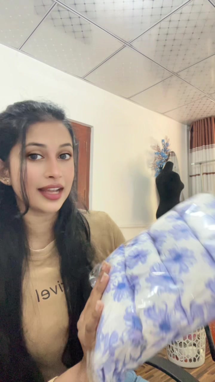 @JanuFashion