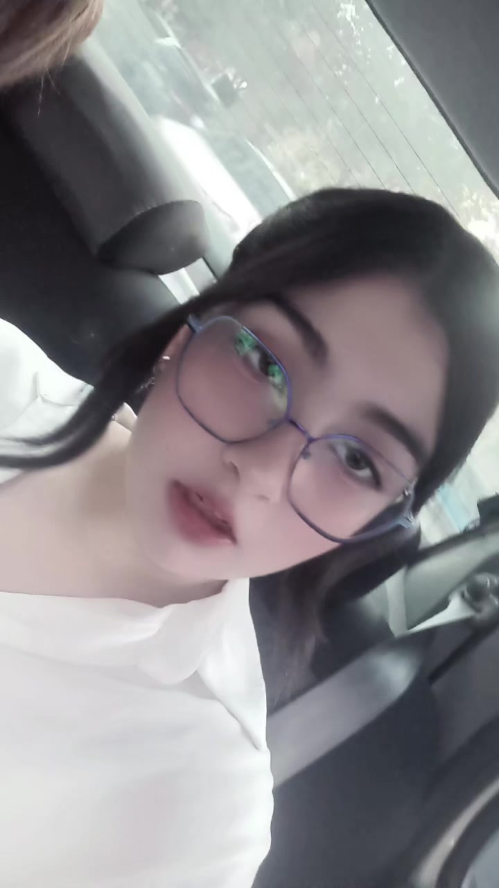 @𝐻𝑒𝓁𝒾𝒶 🐇💕