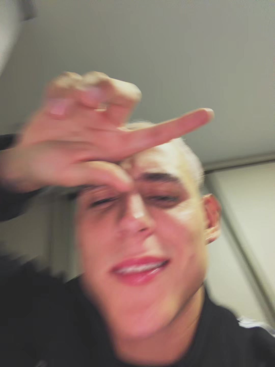 @sem chap&eacute;u 🤠