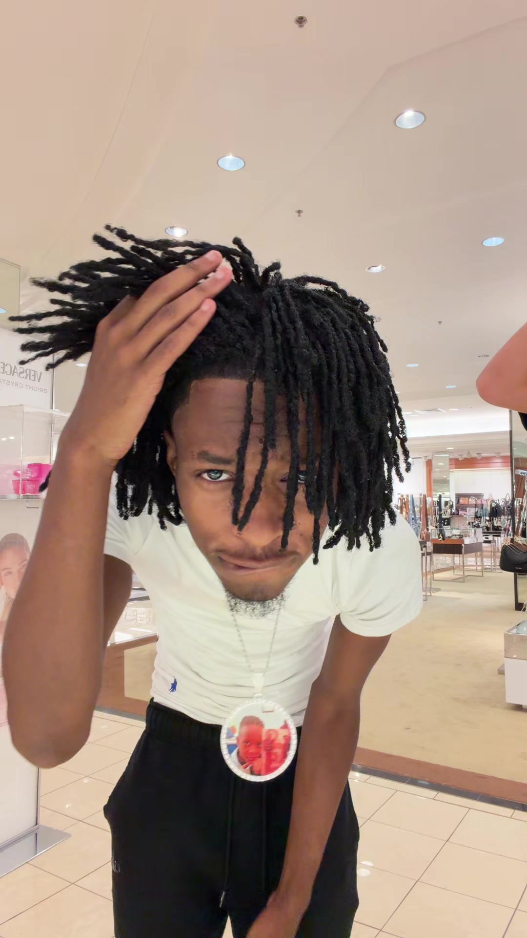 @𝗣𝗼𝗹𝗼