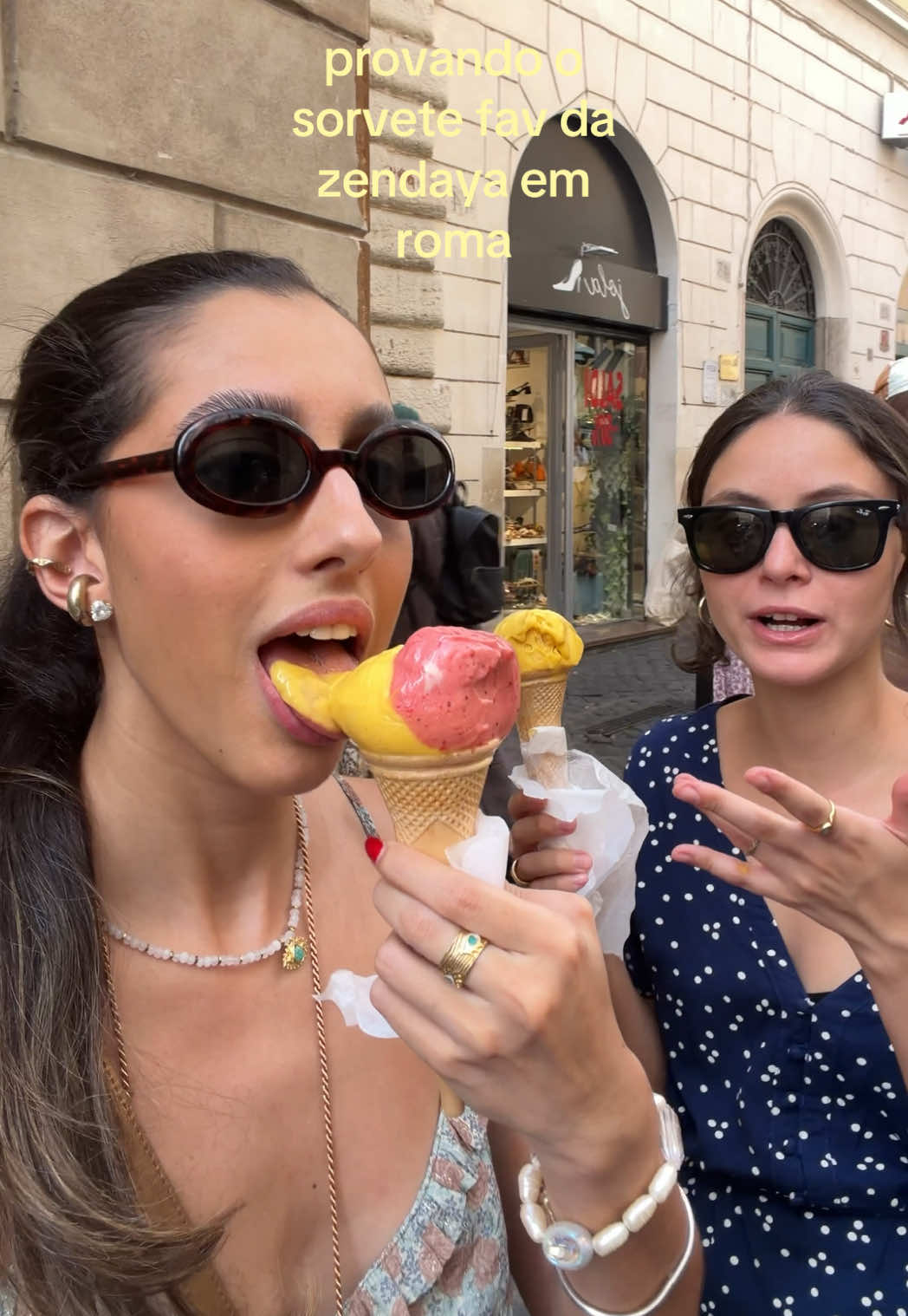 @BRENDA LOUREN&Ccedil;O