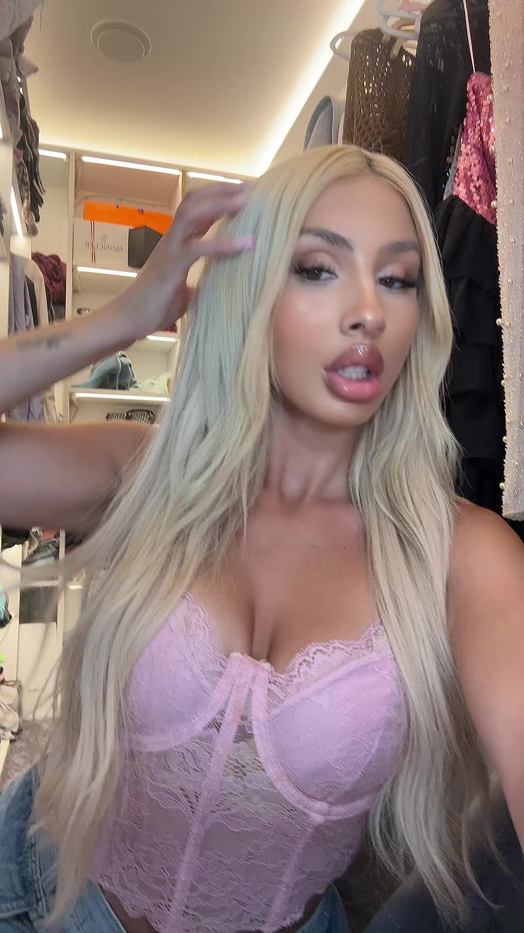 @Vazzzle