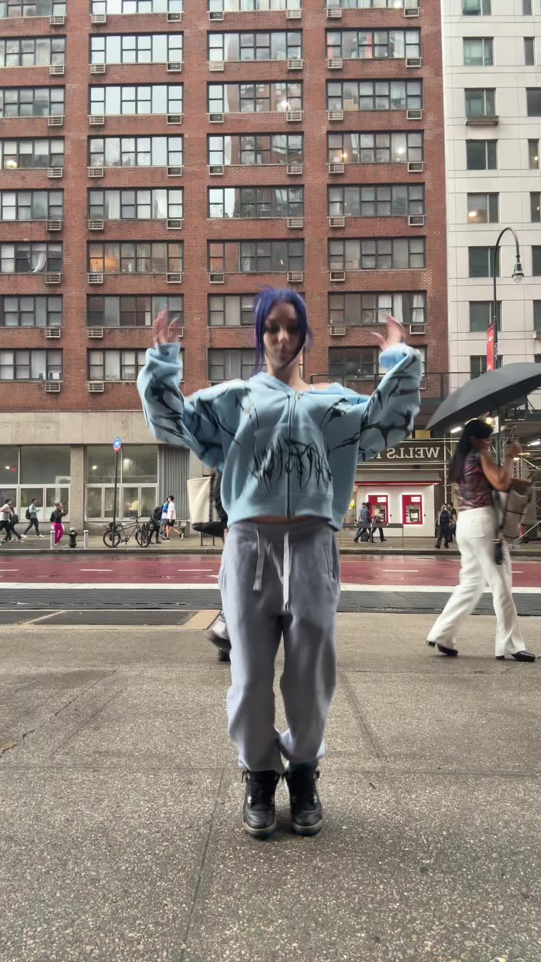 @qh0st1n