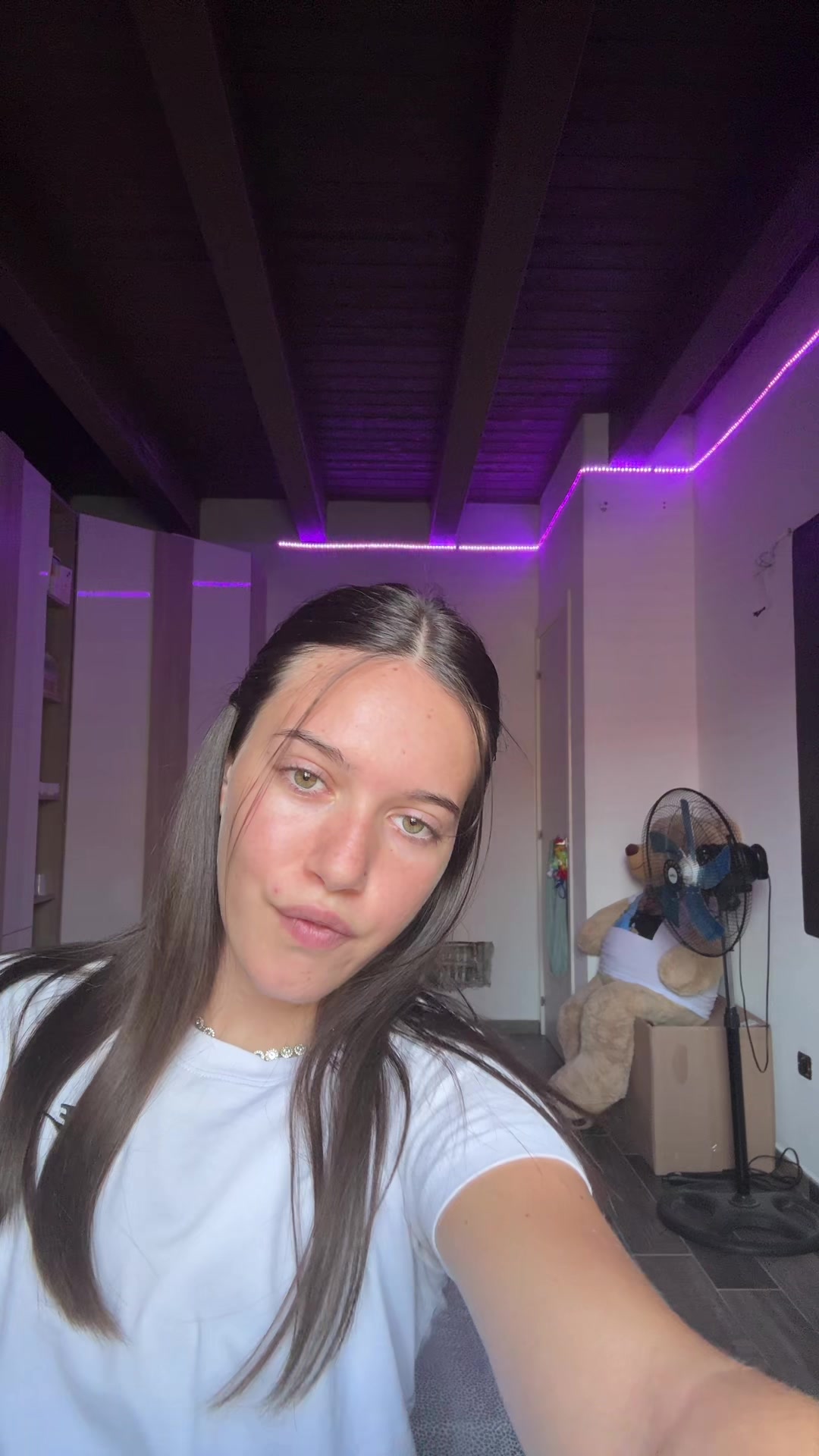 @𝟐𝟐