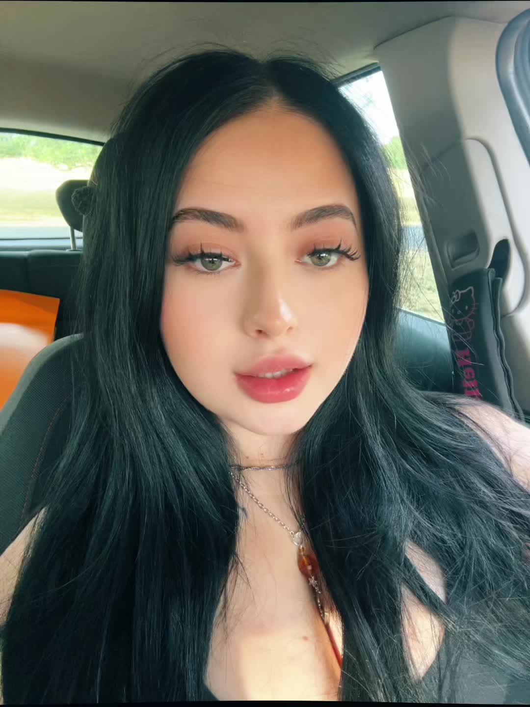 @rebevvv