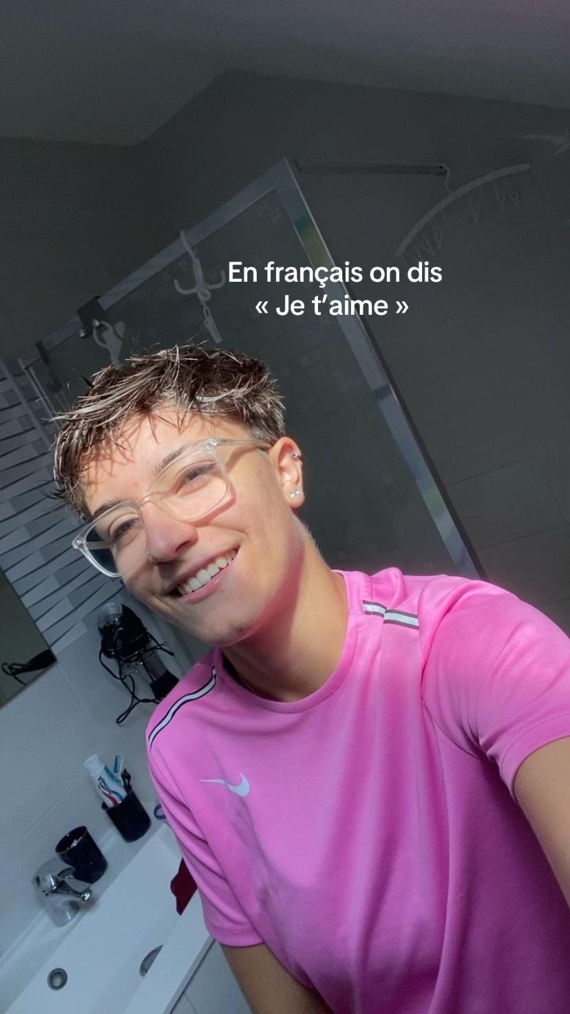 @El&eacute;na🐺