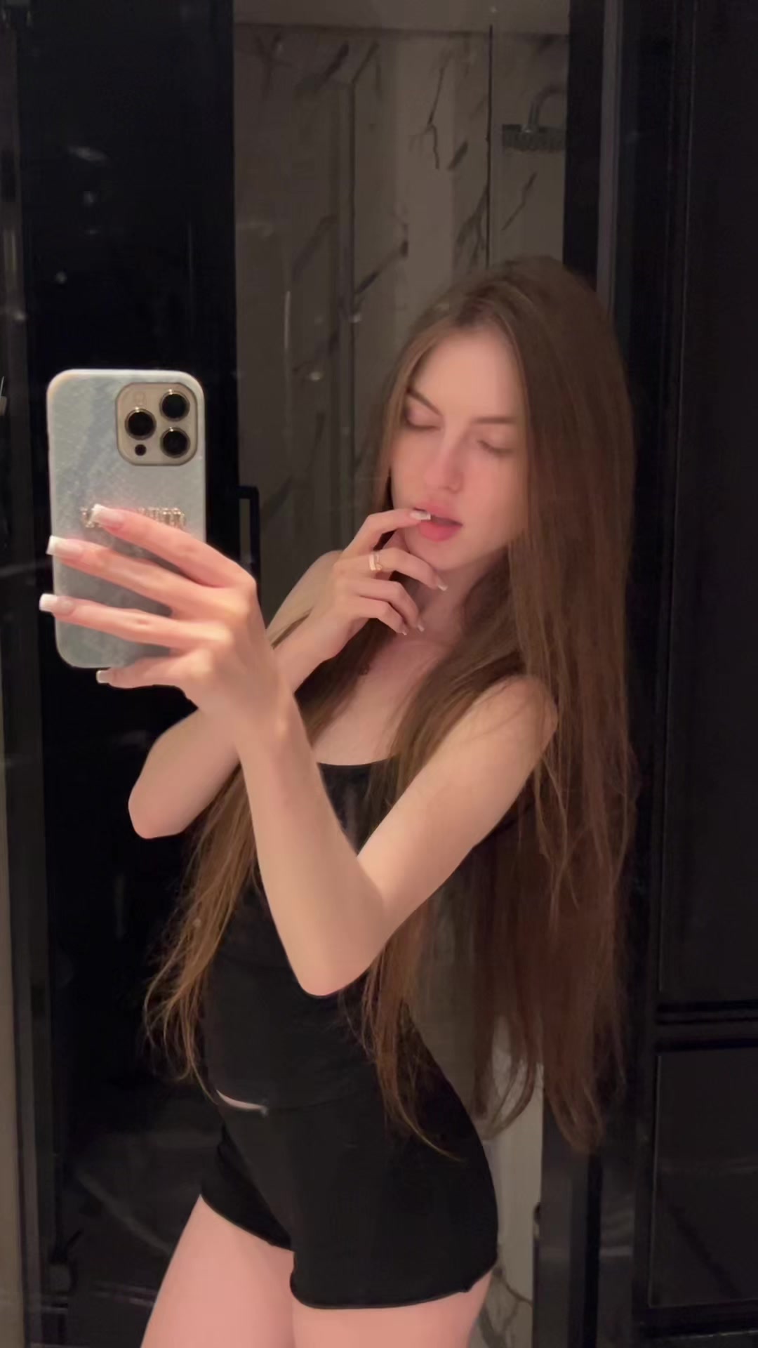 @꧁𝔸𝕃𝕀𝕊𝔸꧂