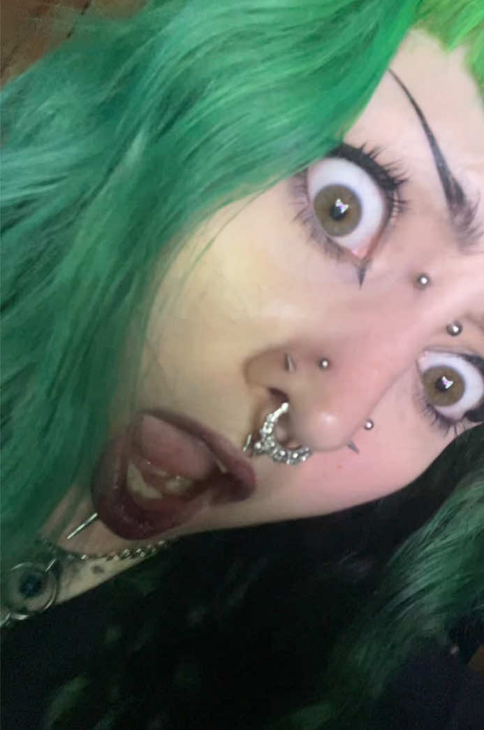 @mothmxnchr
