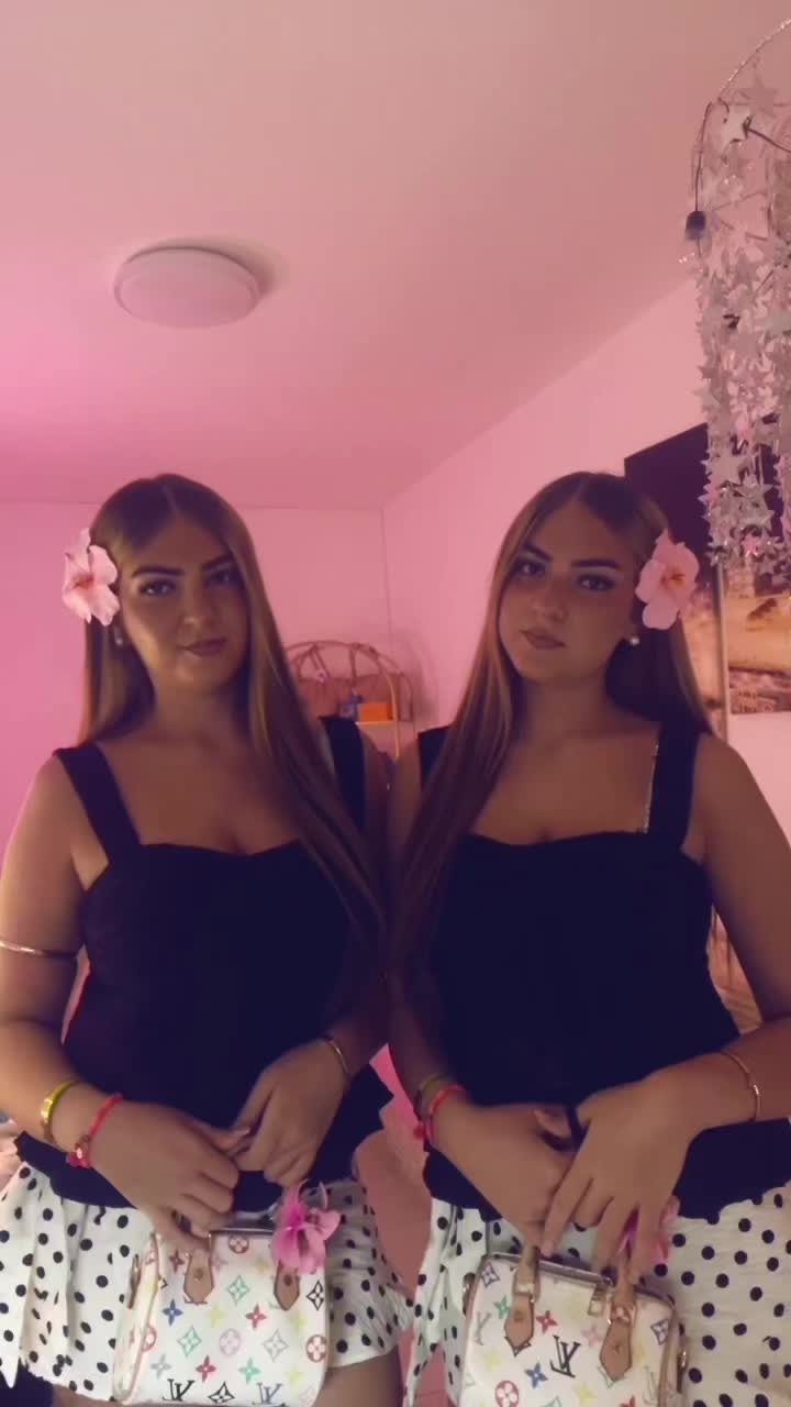 @Twinsss👯&zwj;♀️