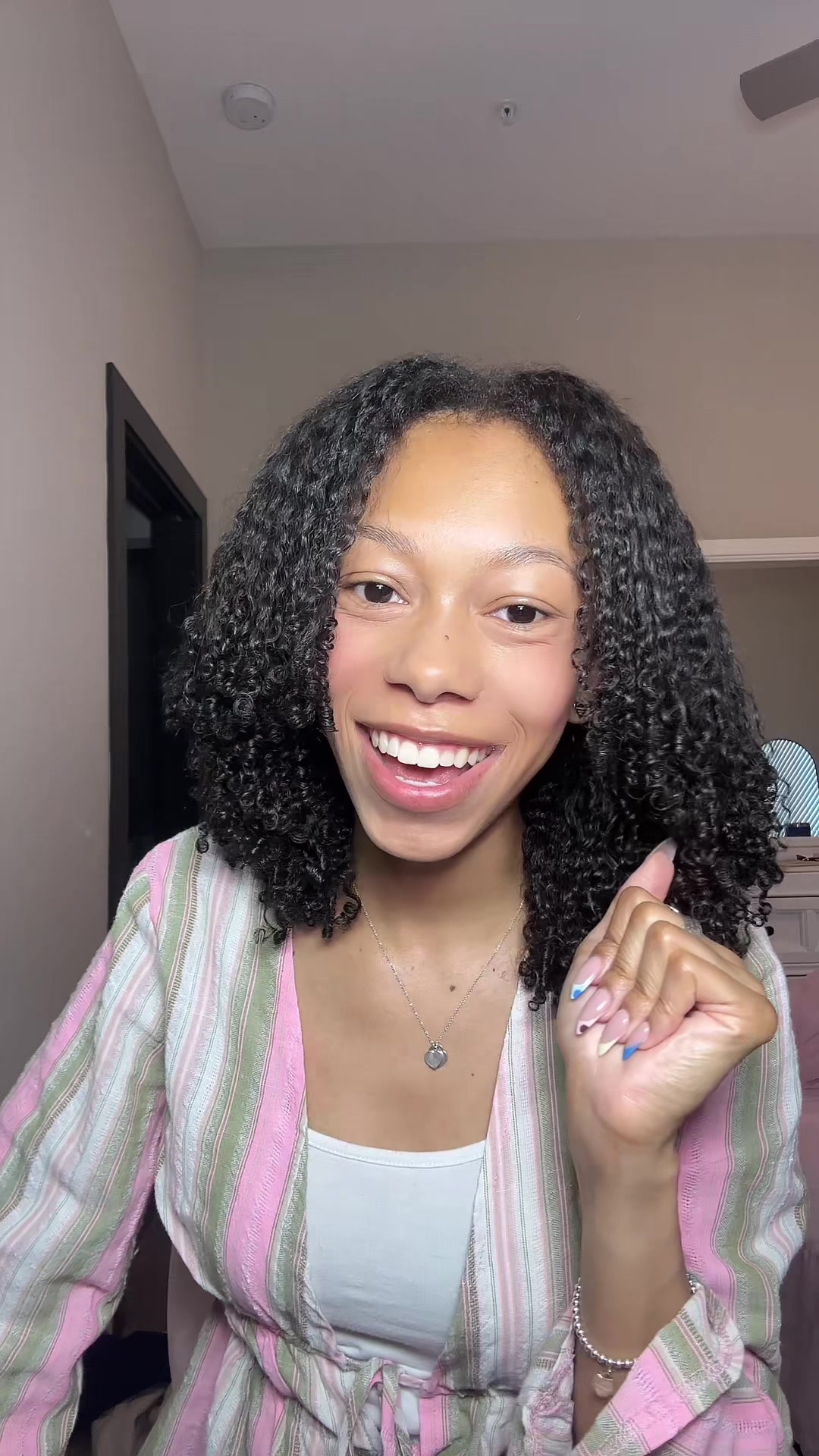 @AYSIA NICOLE
