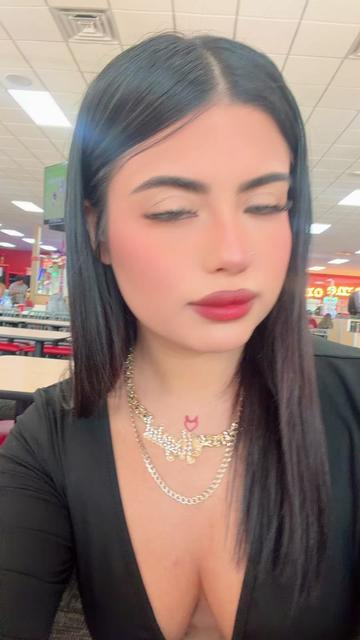 @yvonne 🖤🦋