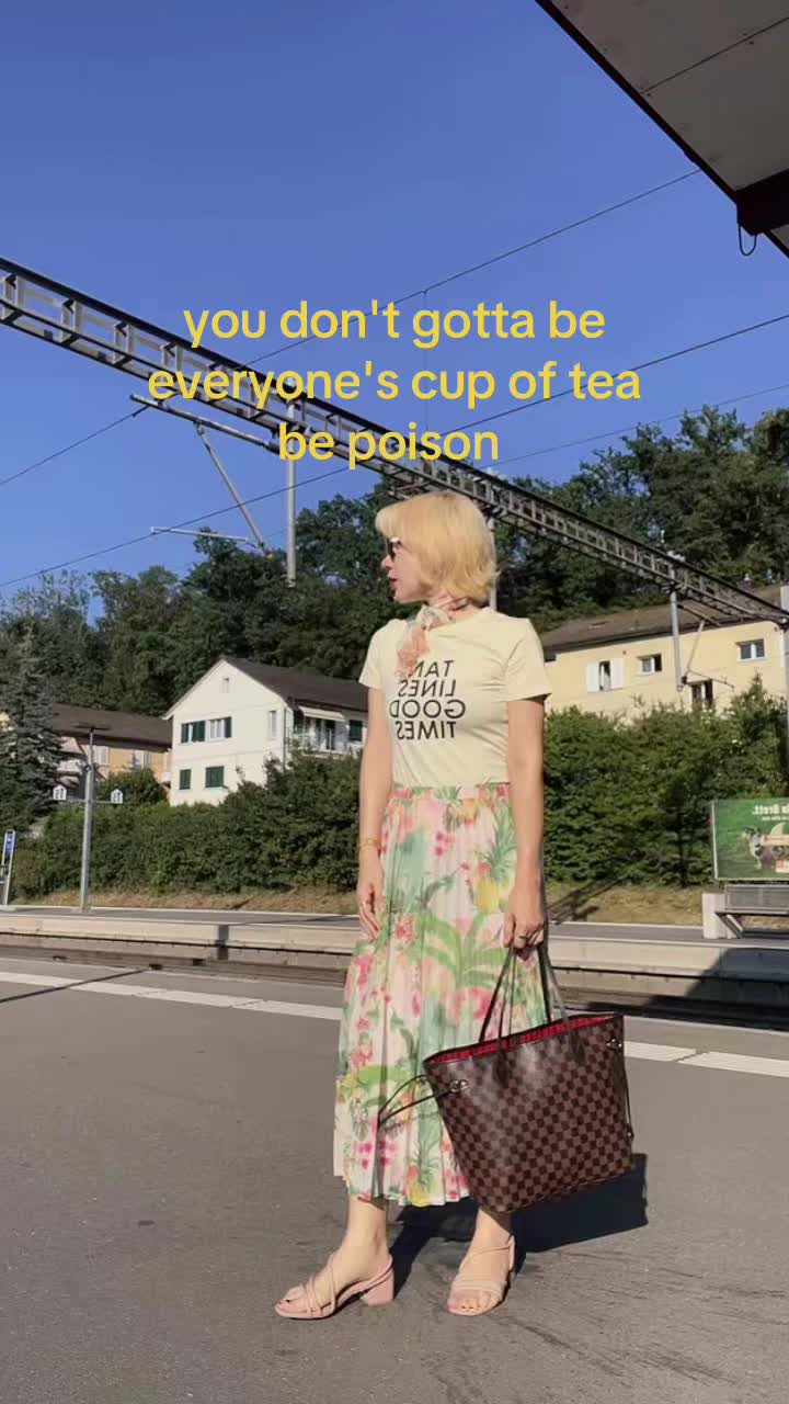 @Vi🇨🇭🇮🇩