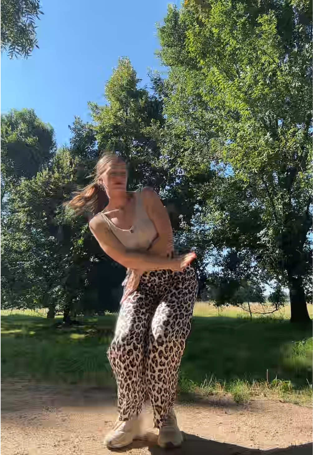 @joanna.lesley_