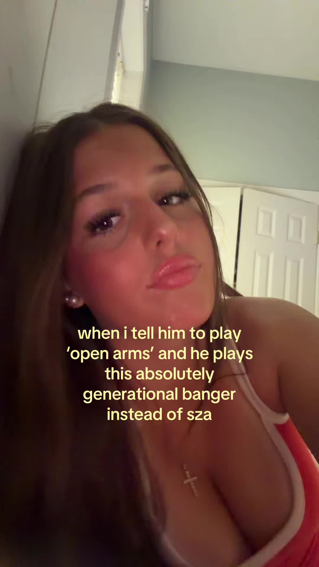 @👻