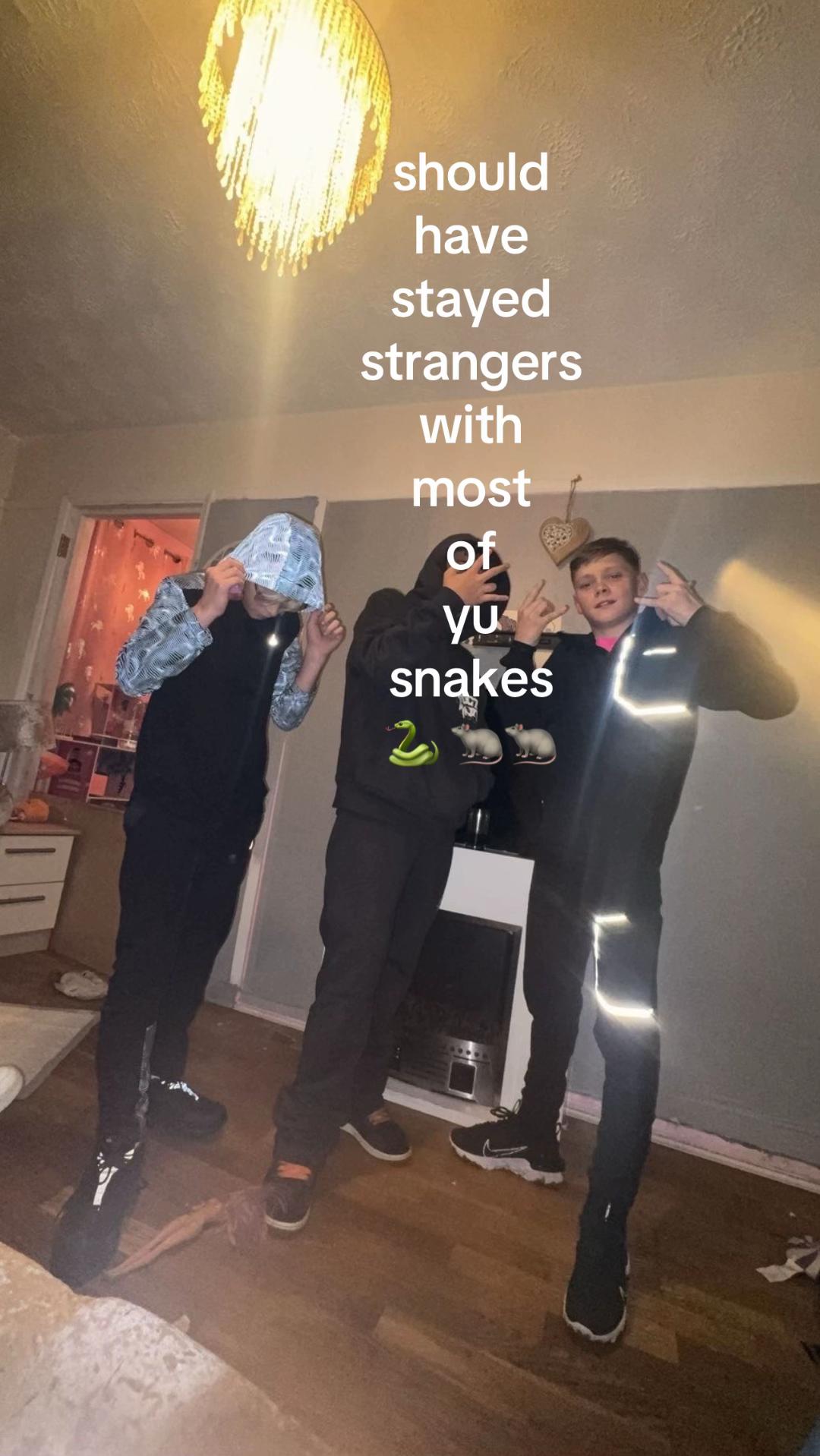 @👤