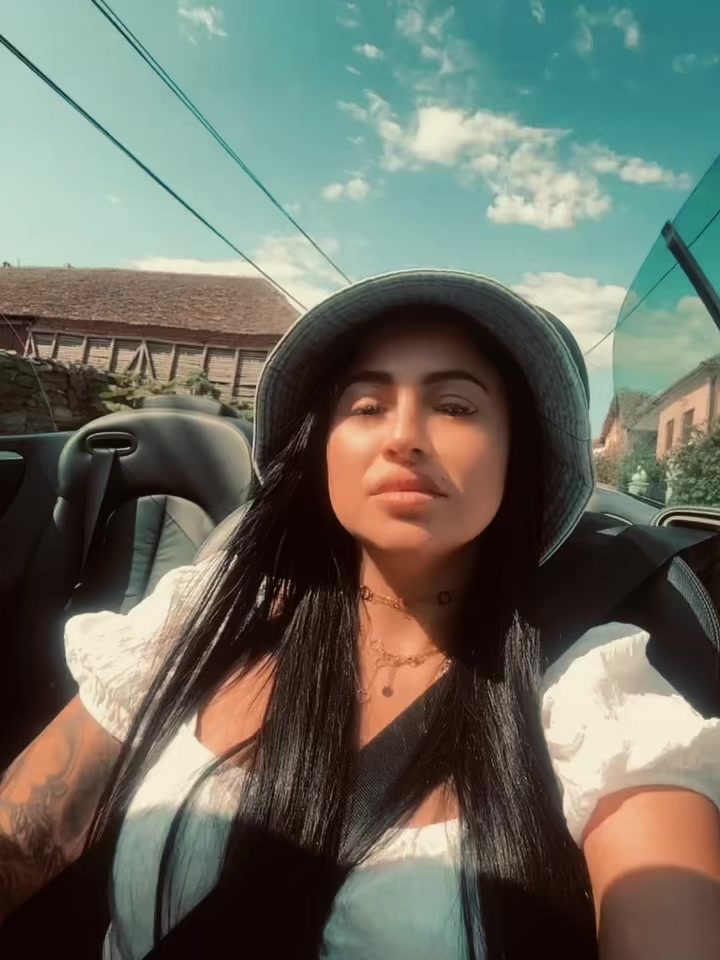 @Pla_tina91