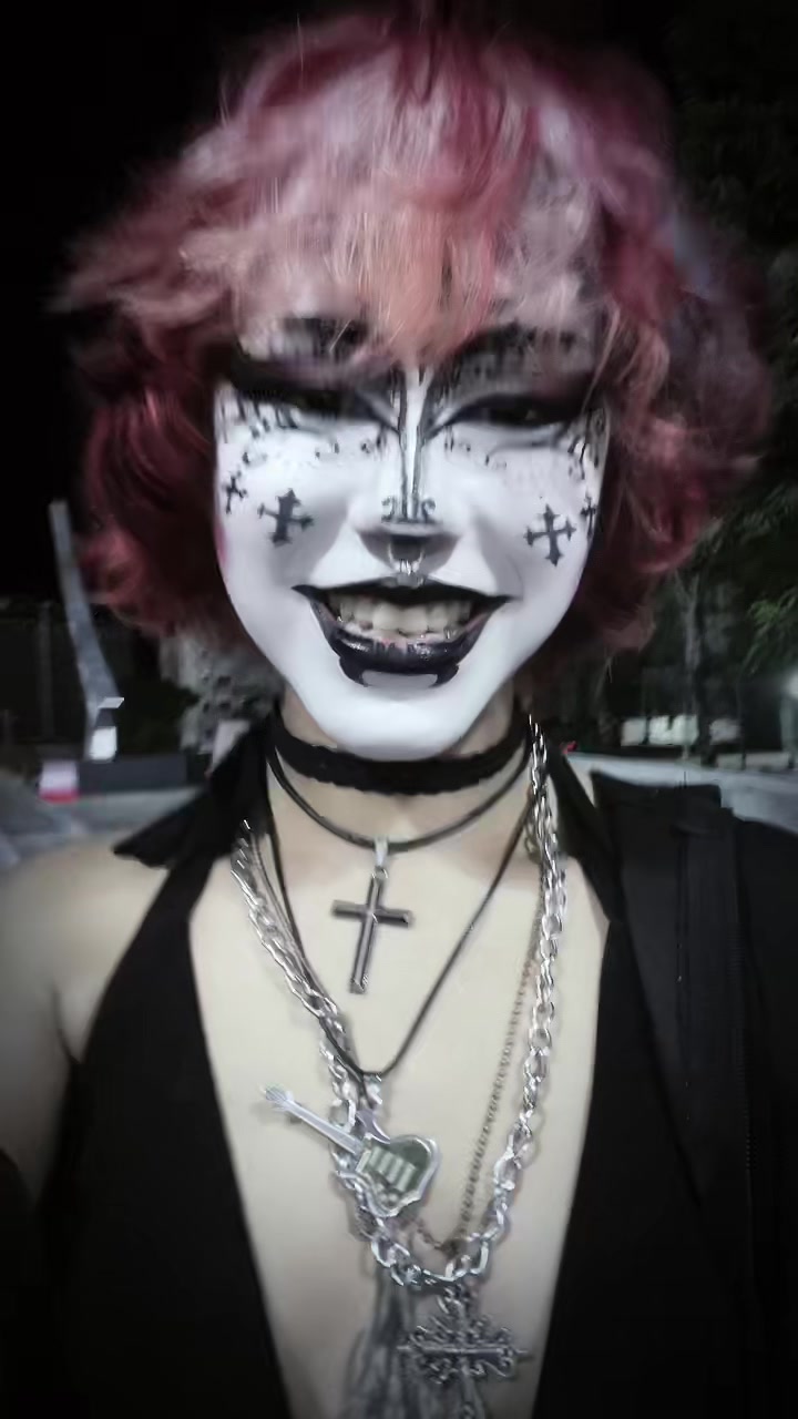 @&dagger;&Dagger;&dagger;Gene D&iacute;az🦇🩸