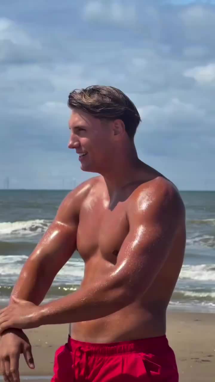 @GayMomentsTiktok